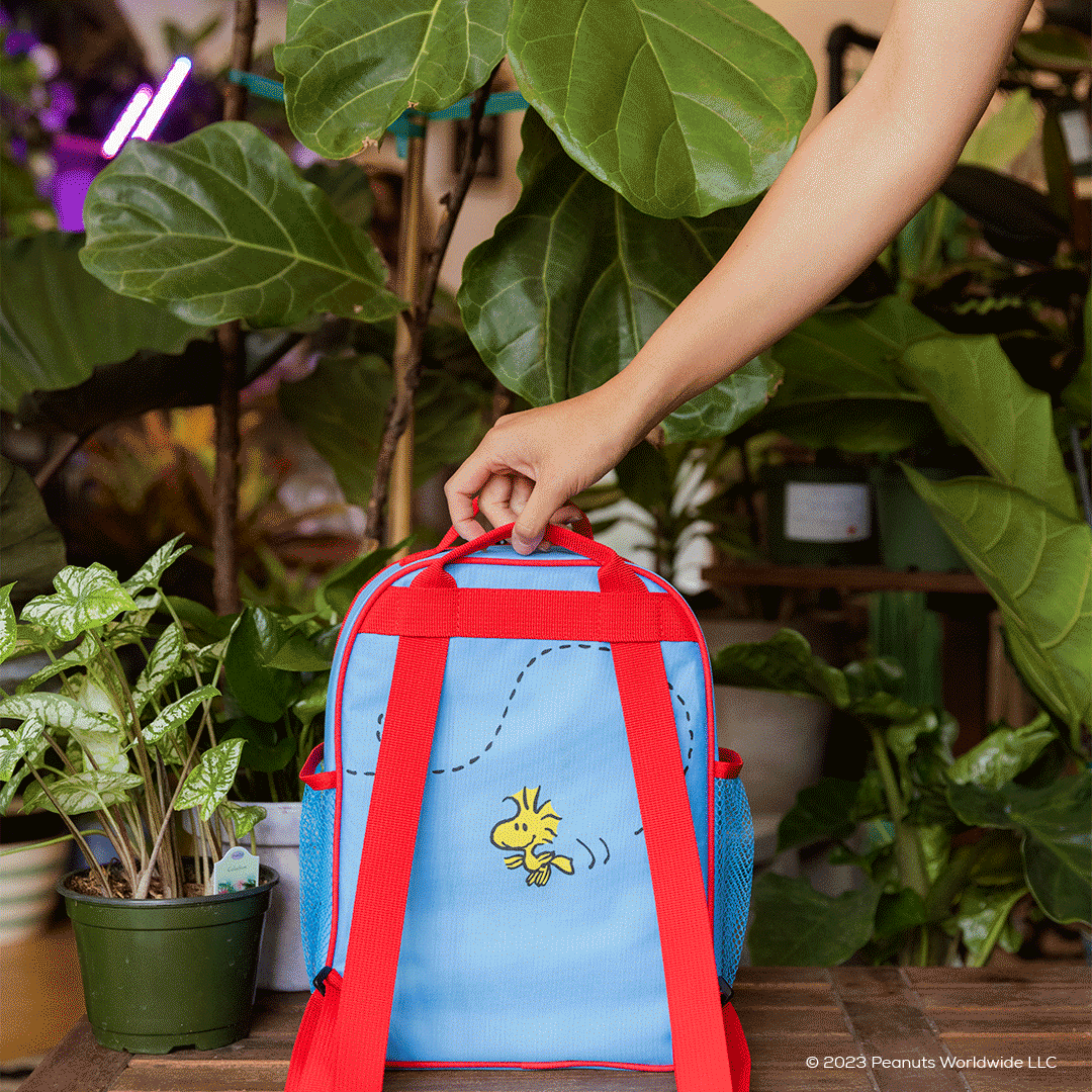 snoopy-mini-convertible-backpack-cooler-v9 Peanuts_Part_2_NATIVE_PDP_Backpack.gif