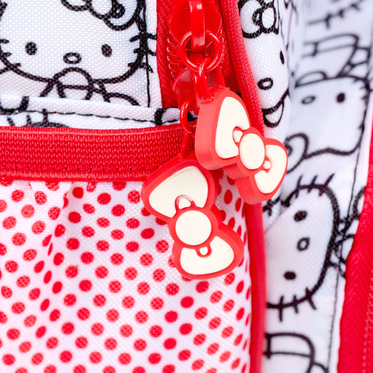 hello-kitty-classic-backpack-cooler-j2 00027925-Z.jpg