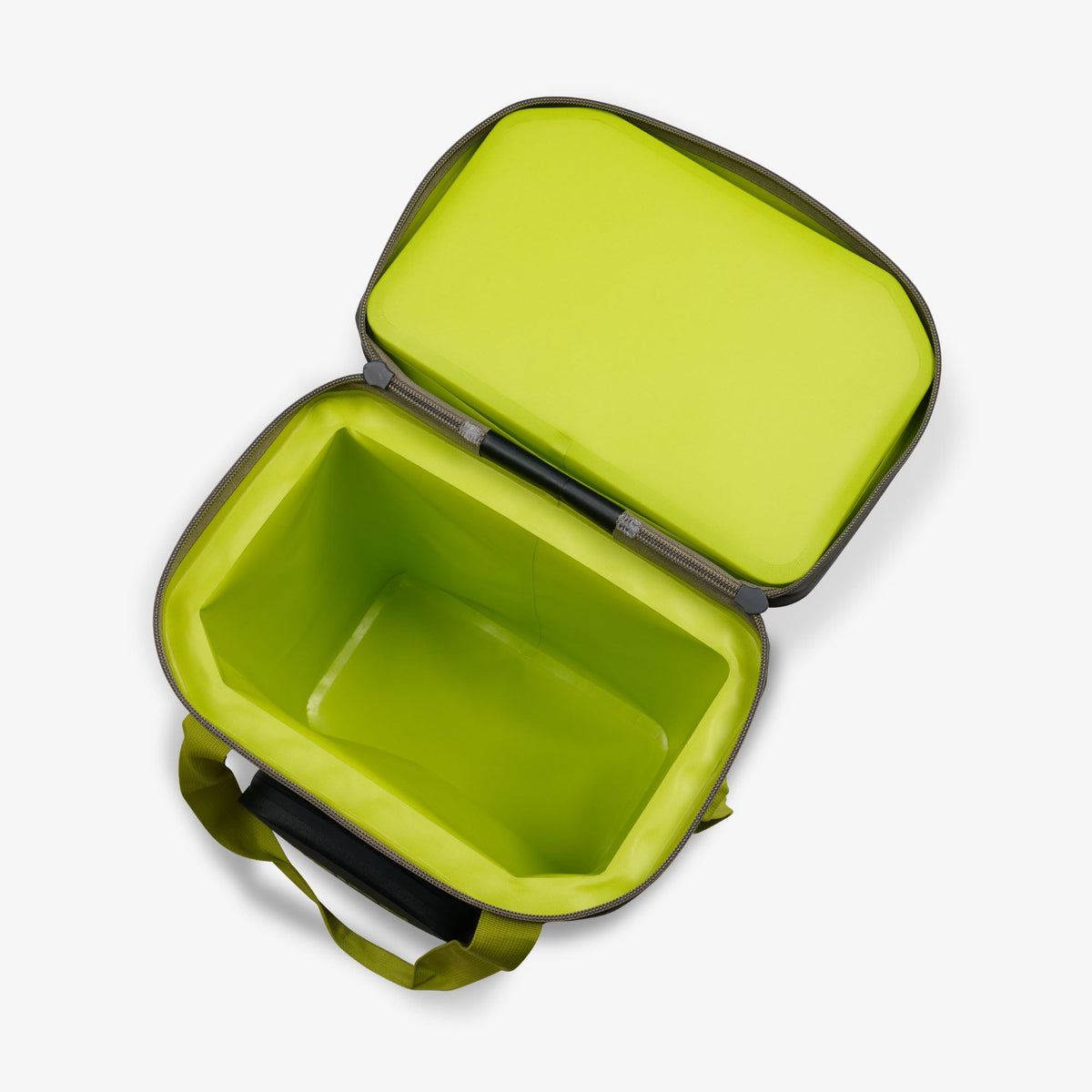 trailmate-32-can-backpack-p0 00066774-O2.jpg