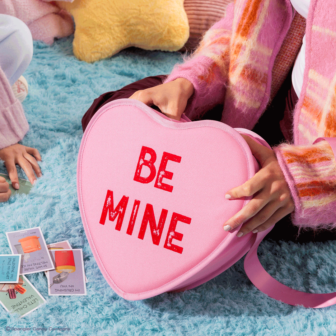 sweethearts-candies-be-mine-cooler-bag-t5 Sweethearts_NATIVE_PDP_Novelty-Tote_GIF.gif